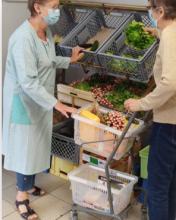 photo des femmes benevoles se trouvant dans le site epicerie-sociale-solidaire-lapasserelle